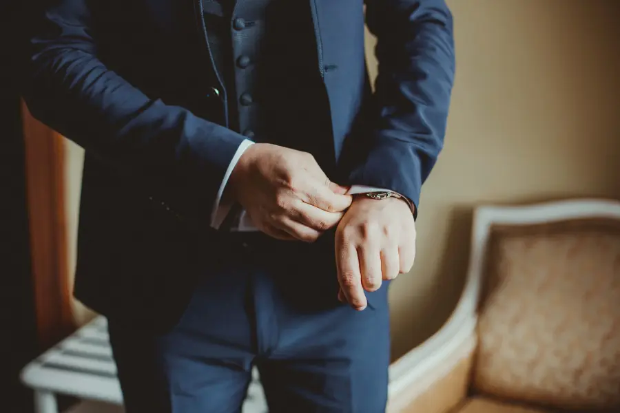 OMEGA Speedmaster Moonwatch in bianco e nero: continuità, contrasto e precisione